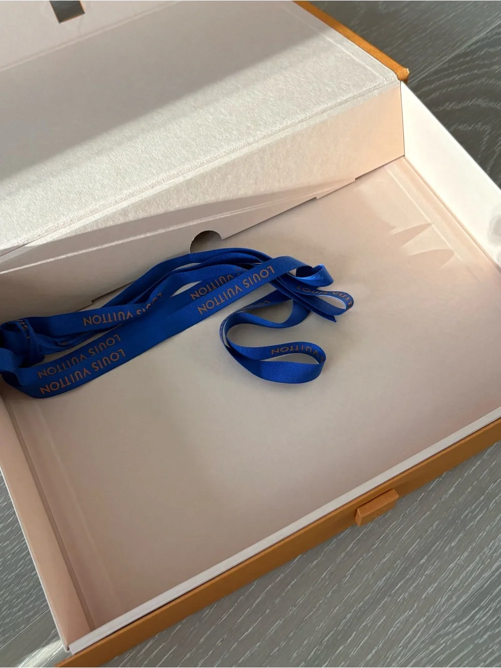 Louis Vuitton medium flat shirt gift box